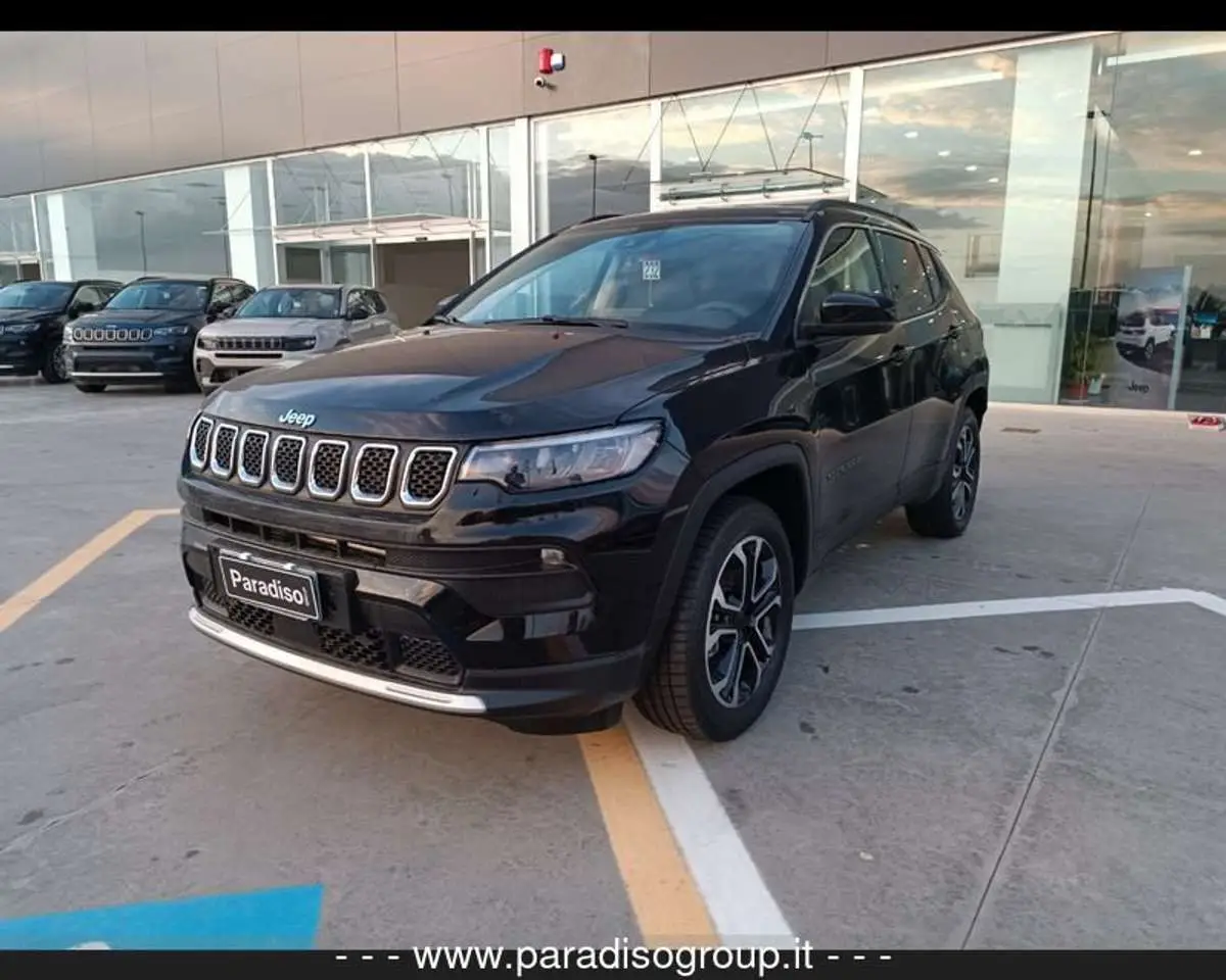 Photo 1 : Jeep Compass 2023 Petrol