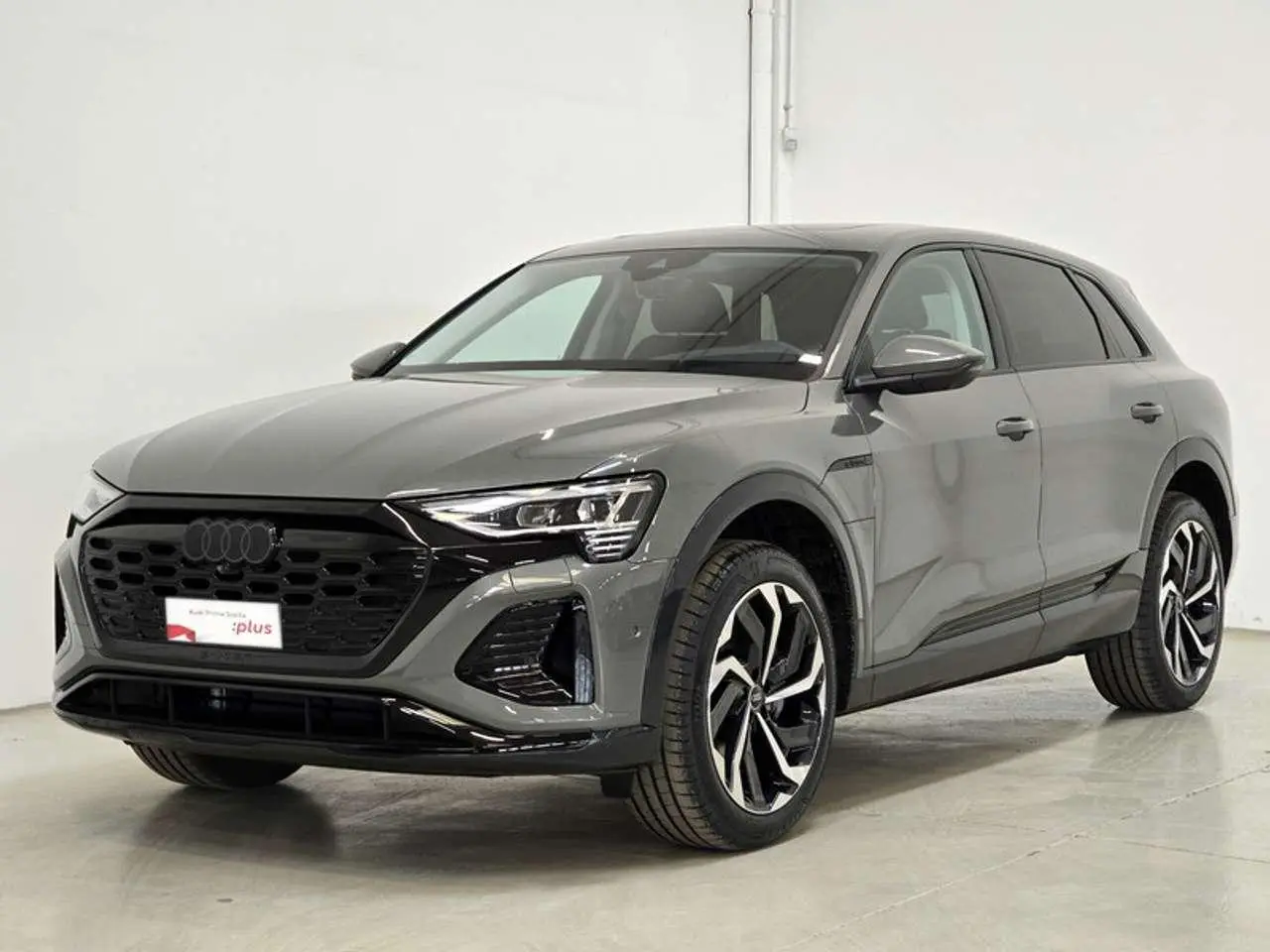 Photo 1 : Audi Q8 2024 Électrique