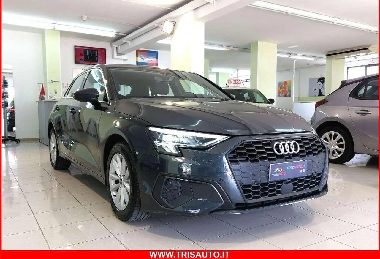 Photo 1 : Audi A3 2021 Hybride