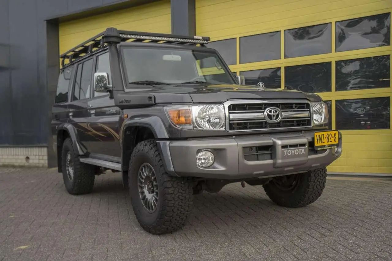 Photo 1 : Toyota Land Cruiser 2021 Petrol