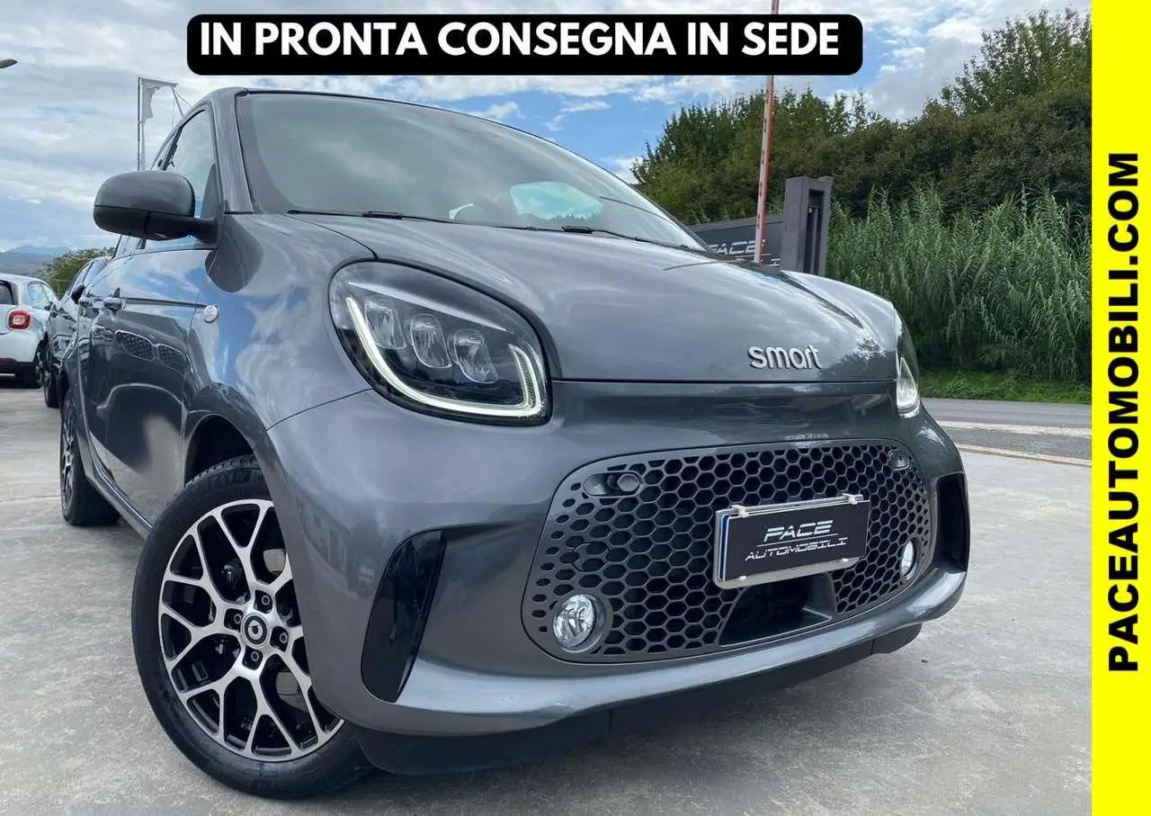 Photo 1 : Smart Forfour 2022 Électrique