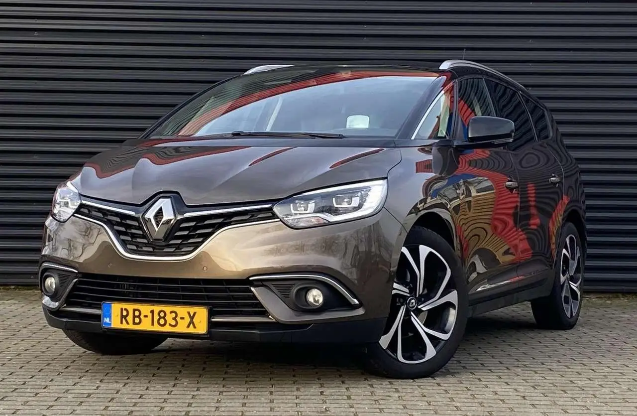 Photo 1 : Renault Grand Scenic 2017 Petrol