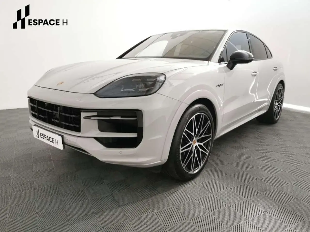 Photo 1 : Porsche Cayenne 2024 Others