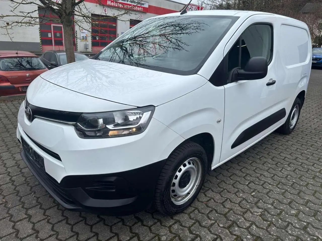 Photo 1 : Toyota Proace 2021 Petrol