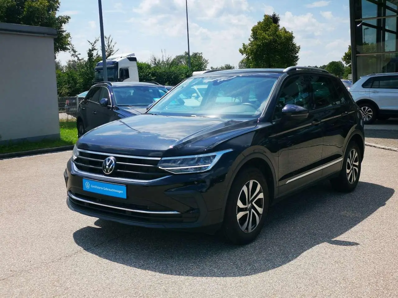 Photo 1 : Volkswagen Tiguan 2023 Petrol