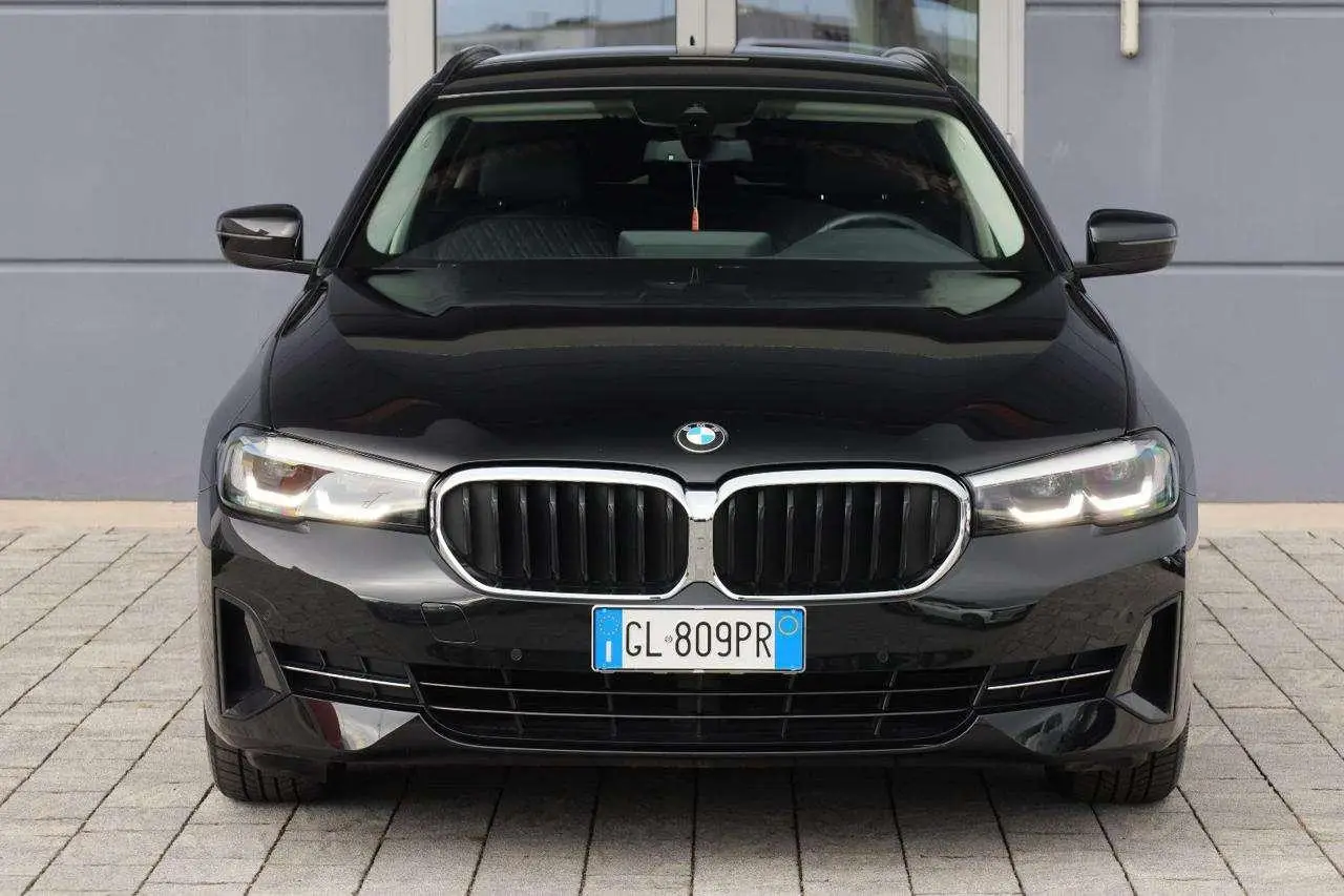 Photo 1 : Bmw Serie 5 2022 Hybrid