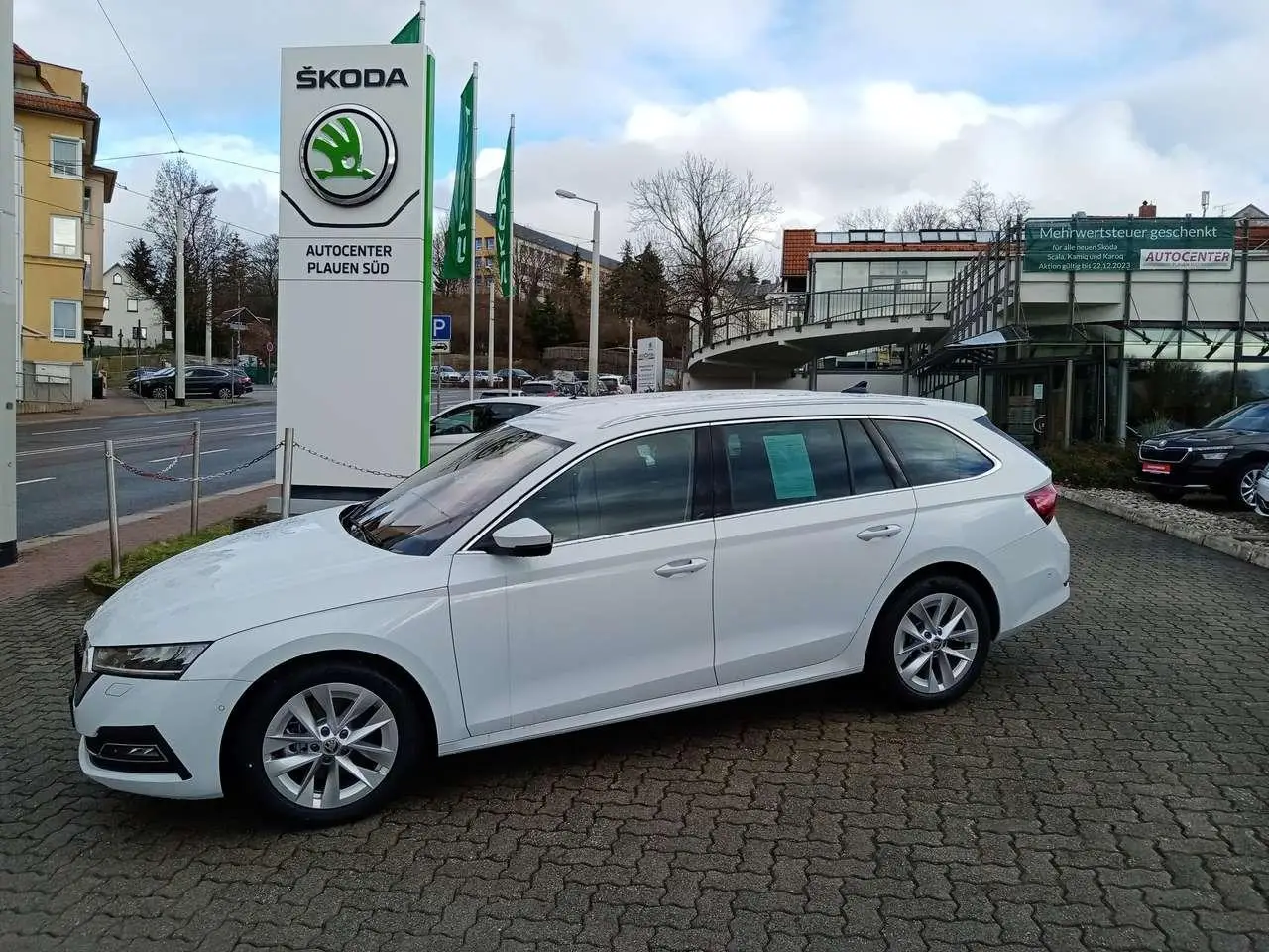 Photo 1 : Skoda Octavia 2024 Petrol