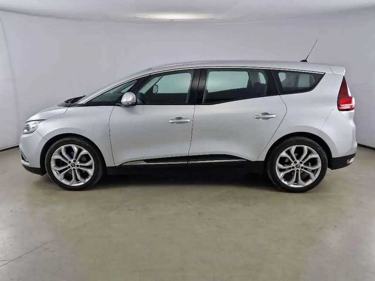 Photo 1 : Renault Grand Scenic 2020 Diesel