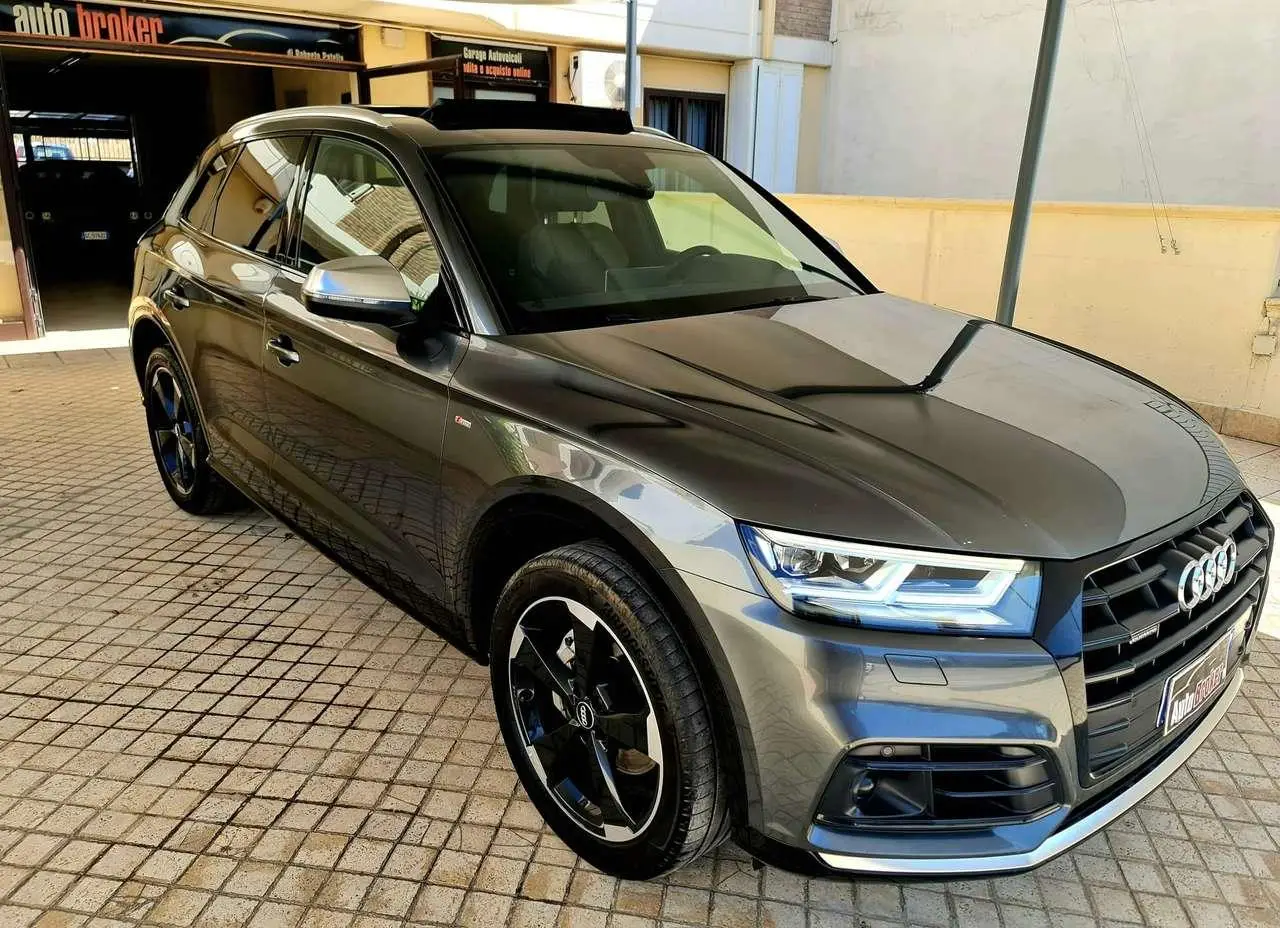 Photo 1 : Audi Q5 2020 Diesel