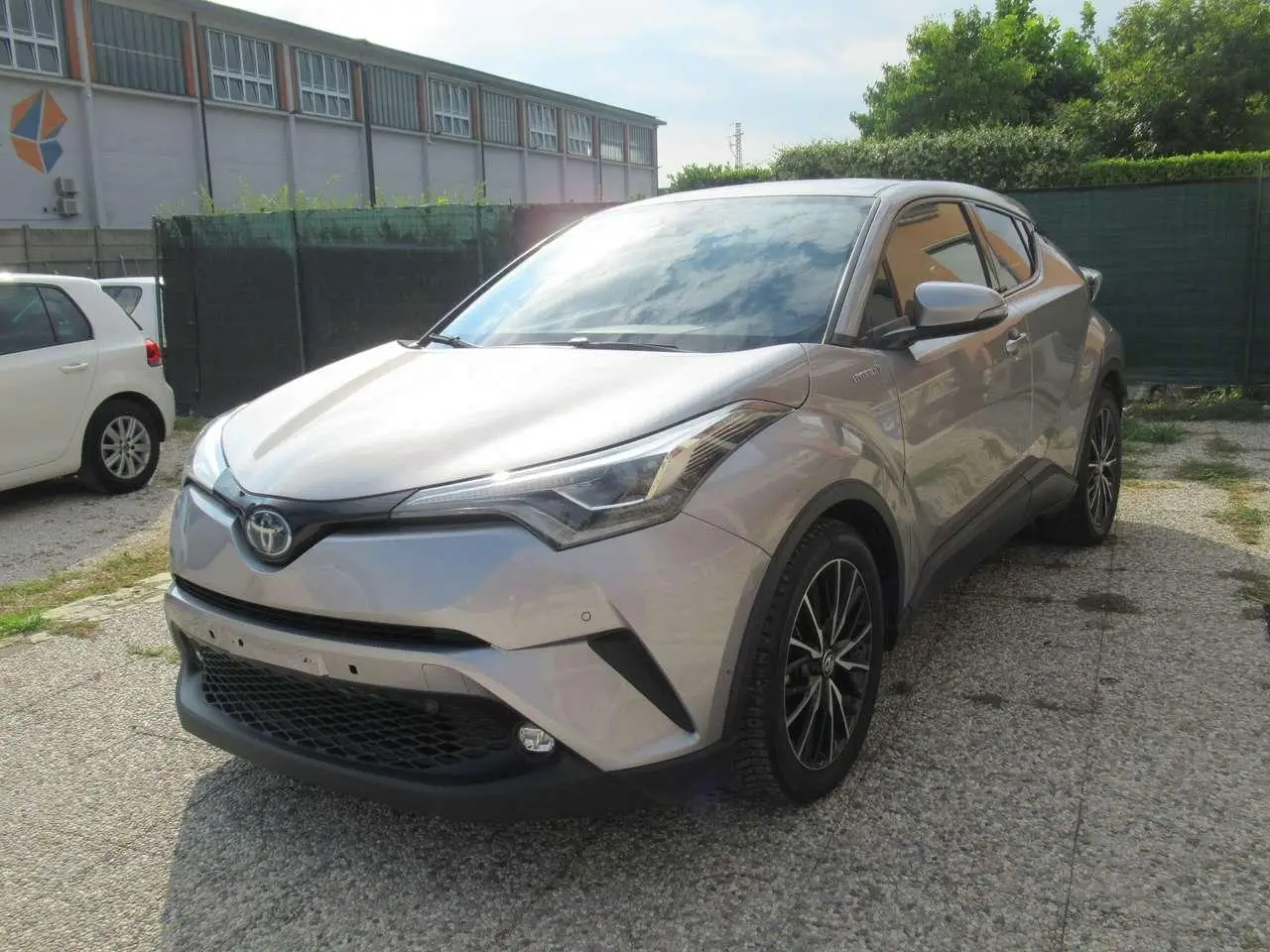 Photo 1 : Toyota C-hr 2018 Hybrid