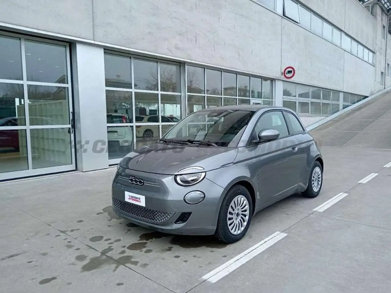 Photo 1 : Fiat 500 2023 Électrique