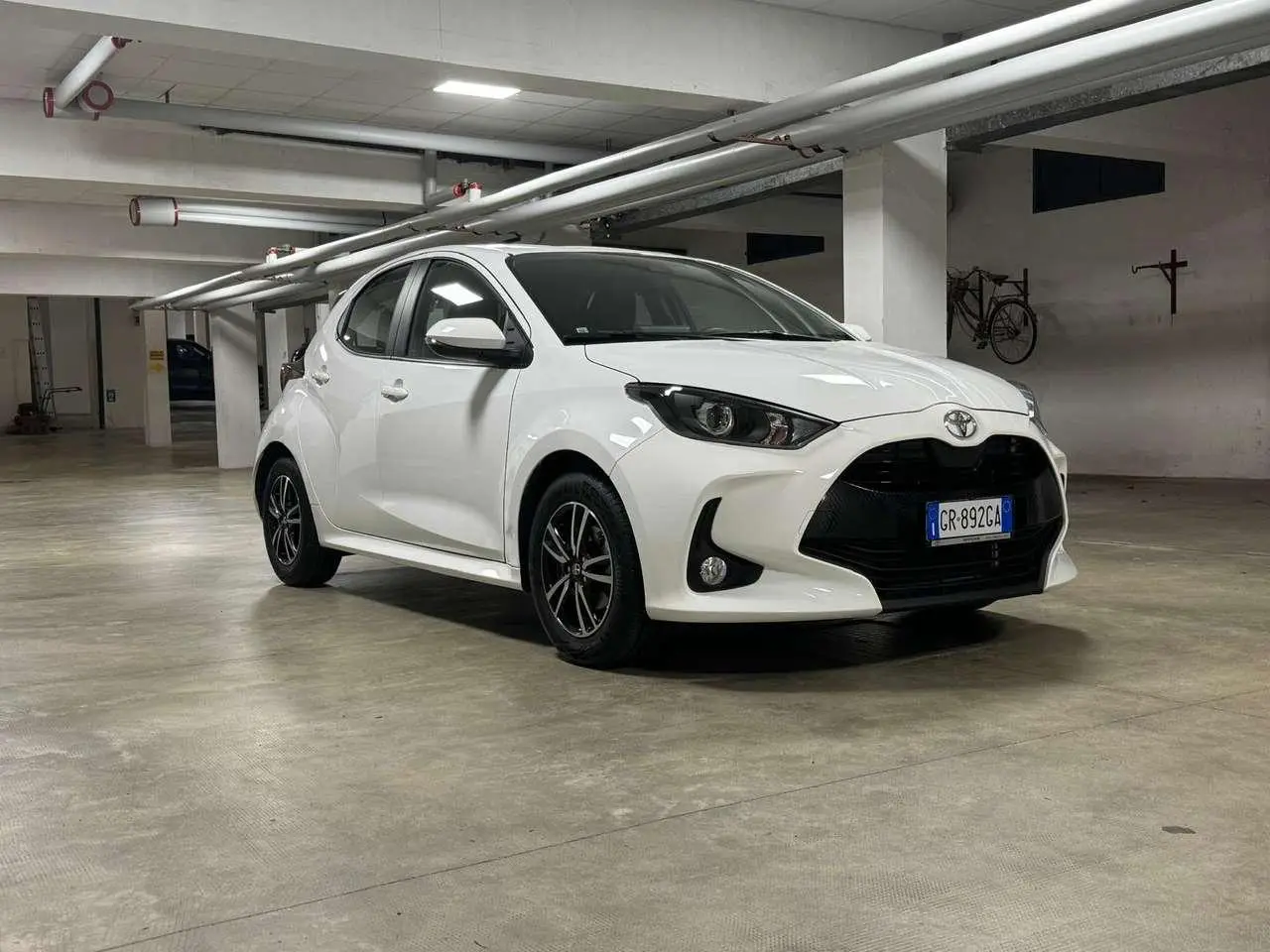 Photo 1 : Toyota Yaris 2023 Petrol