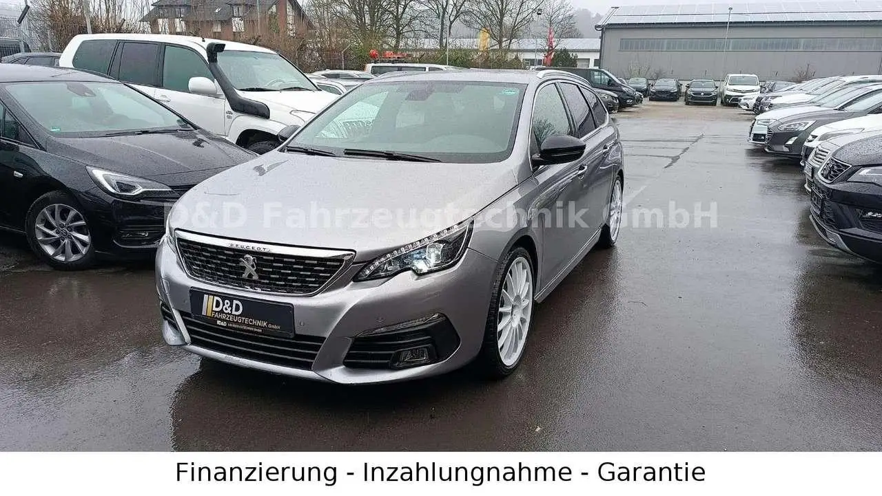 Photo 1 : Peugeot 308 2019 Petrol