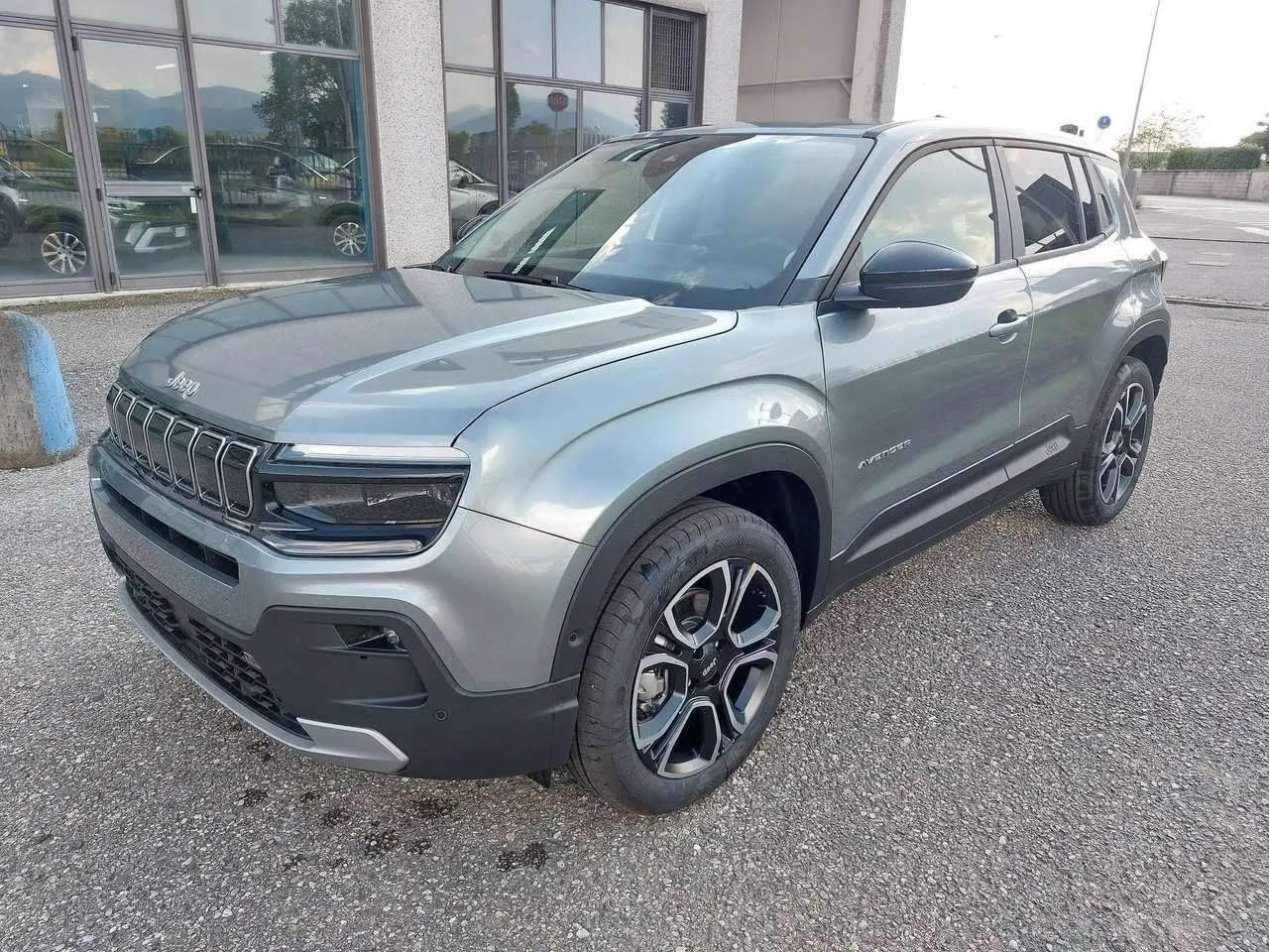 Photo 1 : Jeep Avenger 2024 Hybride