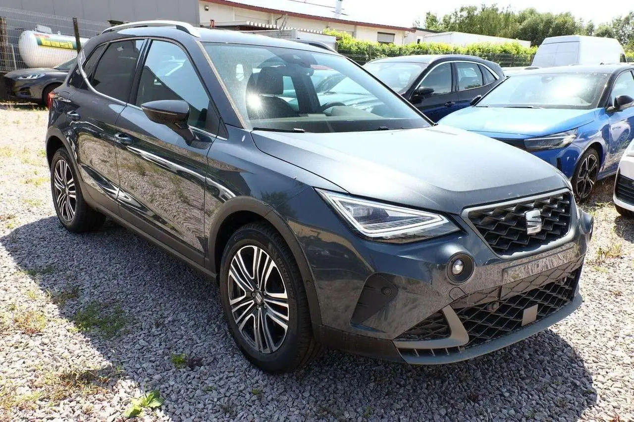 Photo 1 : Seat Arona 2024 Petrol