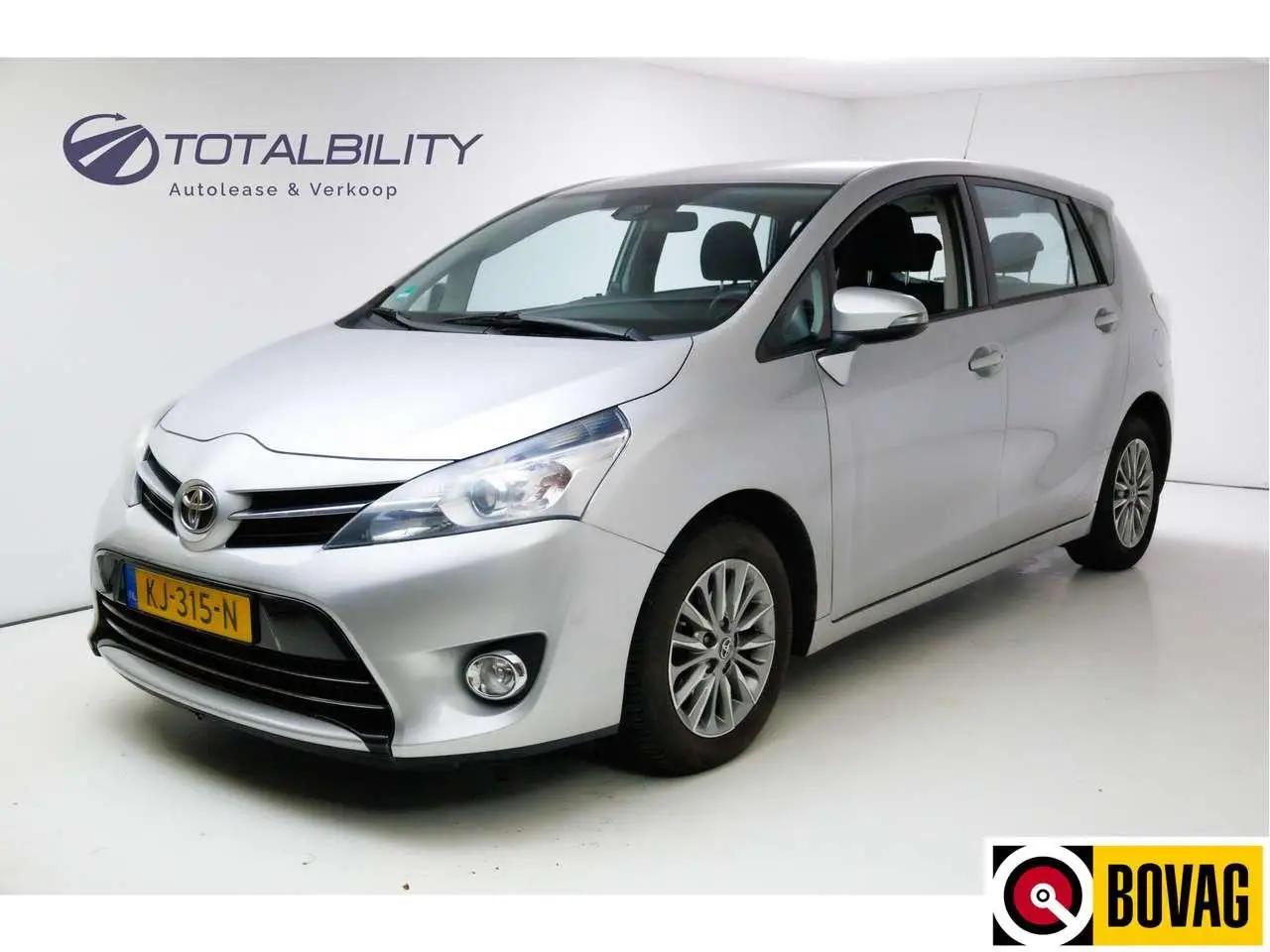 Photo 1 : Toyota Verso 2016 Petrol