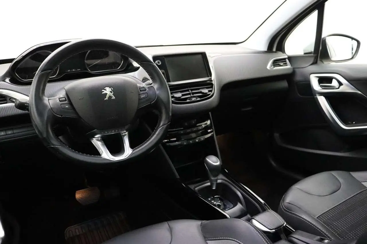 Photo 1 : Peugeot 2008 2017 Petrol