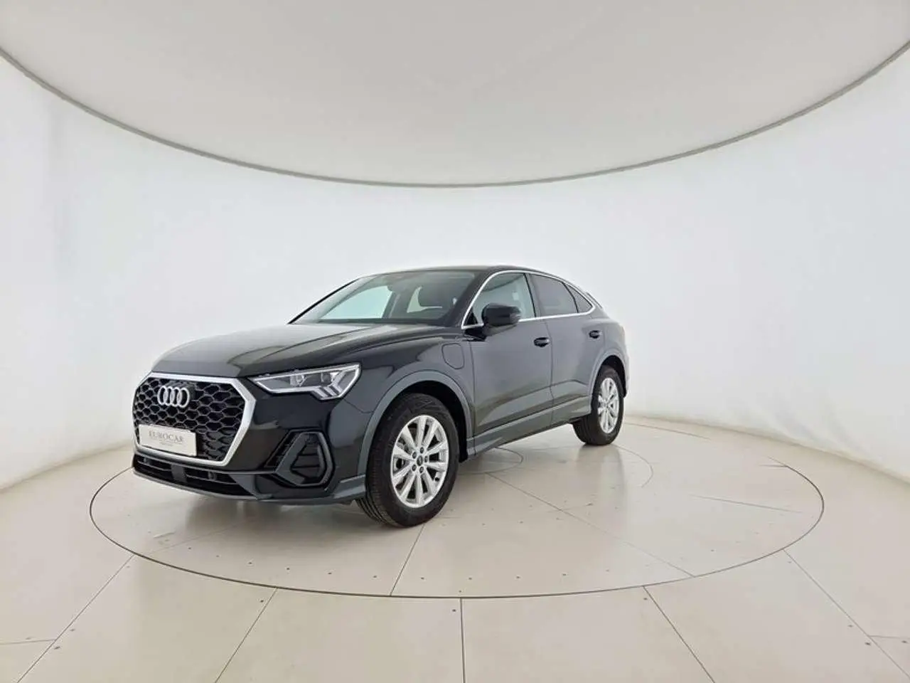 Photo 1 : Audi Q3 2024 Hybride