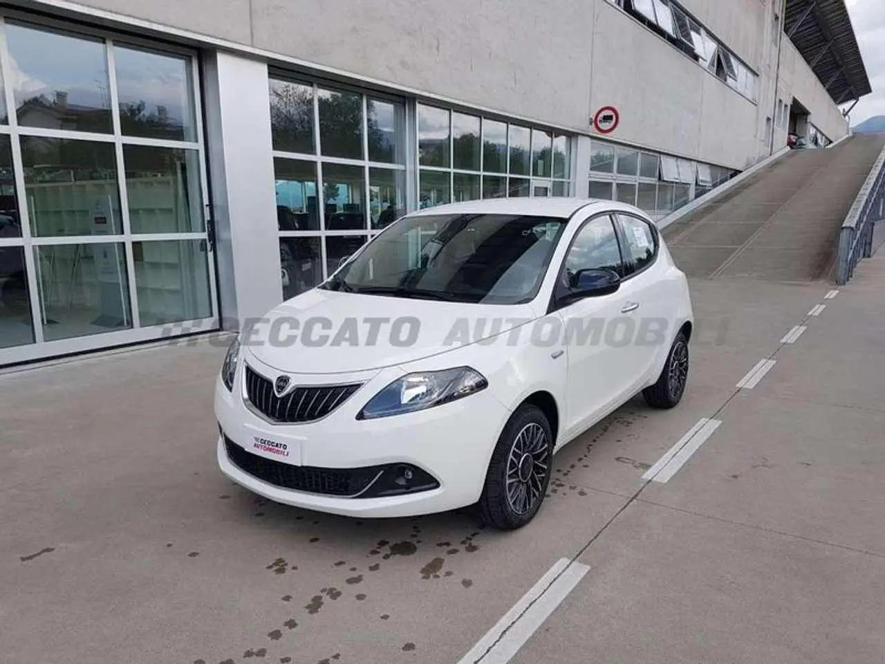 Photo 1 : Lancia Ypsilon 2024 Hybride