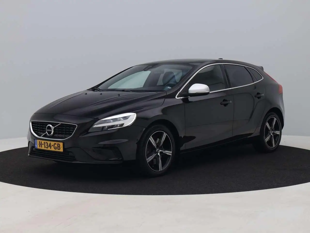 Photo 1 : Volvo V40 2020 Essence