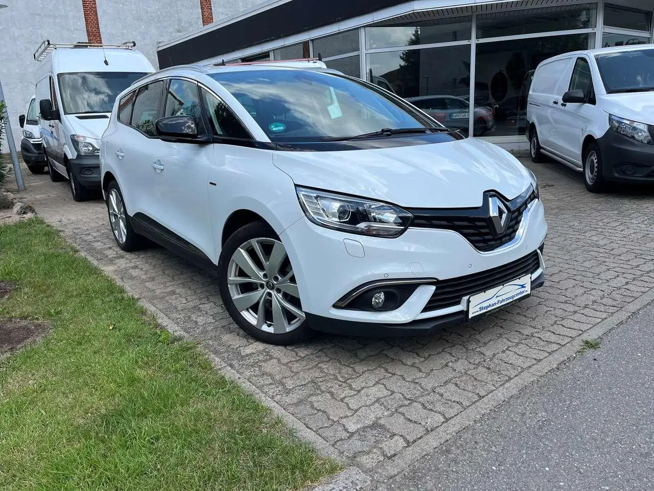 Photo 1 : Renault Grand Scenic 2018 Essence