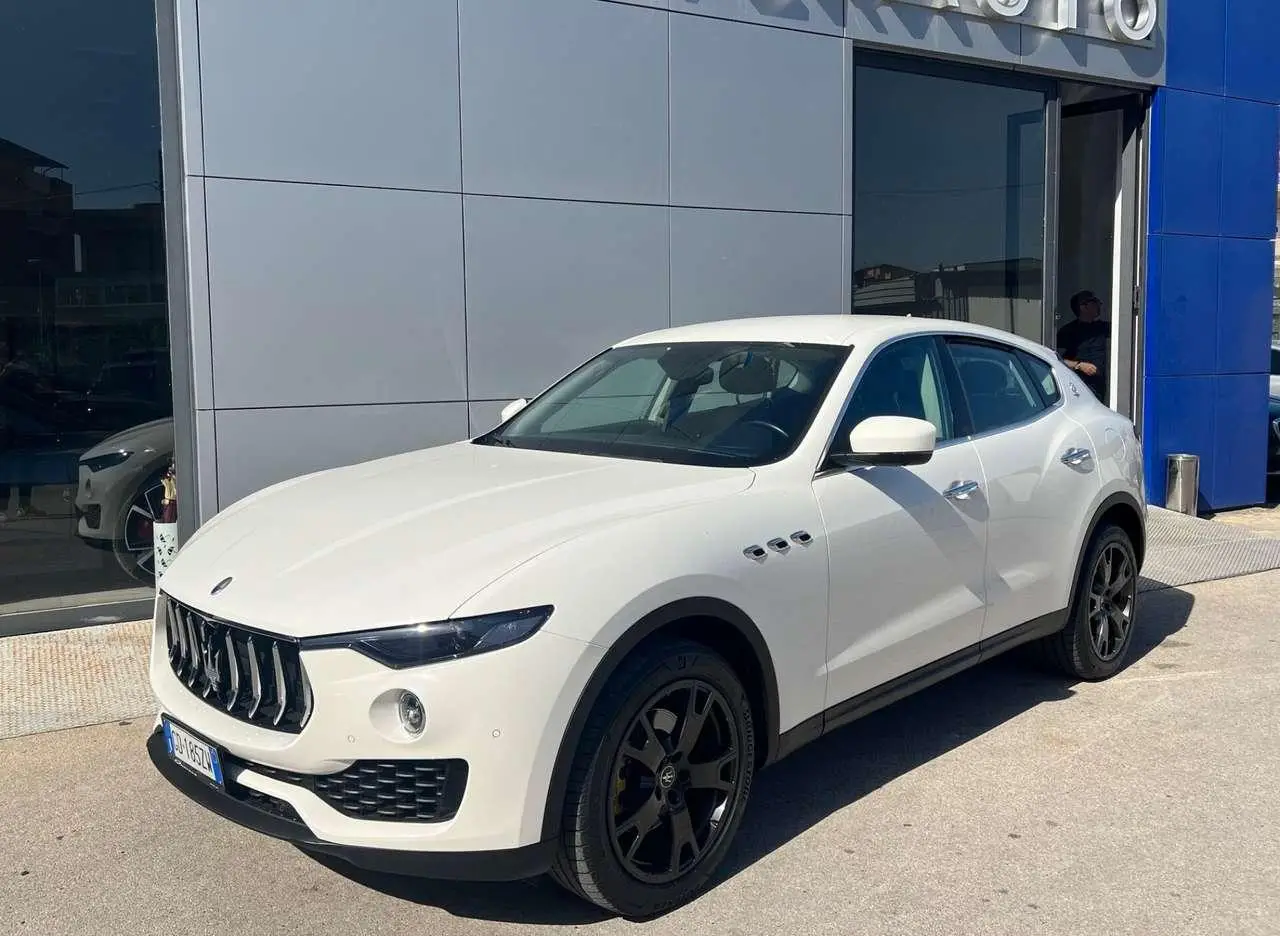 Photo 1 : Maserati Levante 2021 Petrol