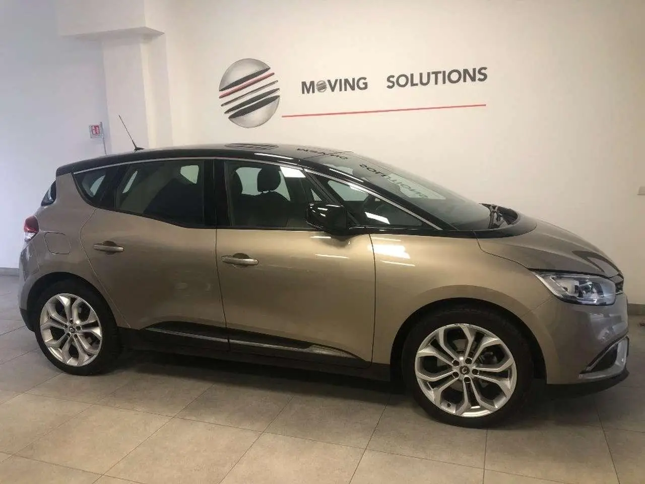 Photo 1 : Renault Scenic 2018 Petrol