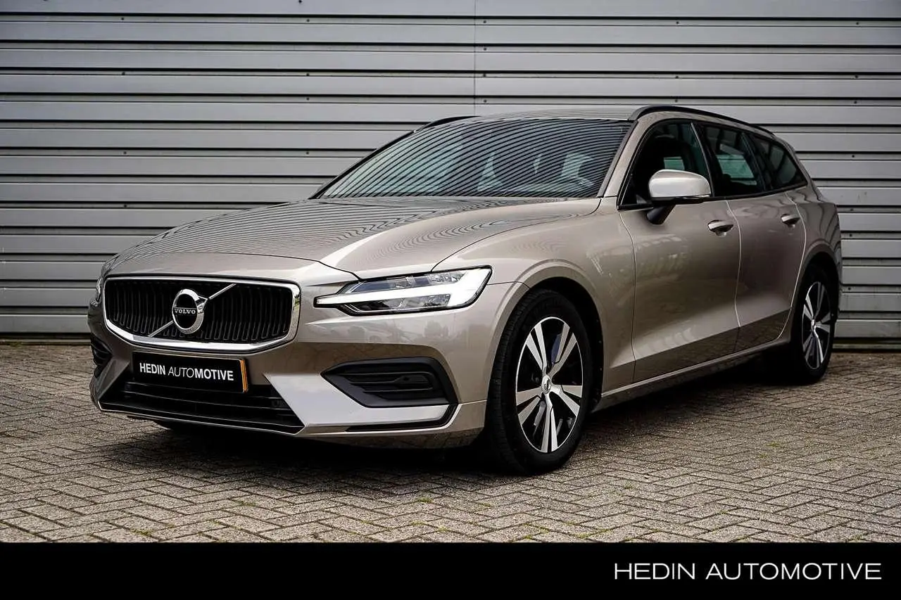 Photo 1 : Volvo V60 2022 Hybride