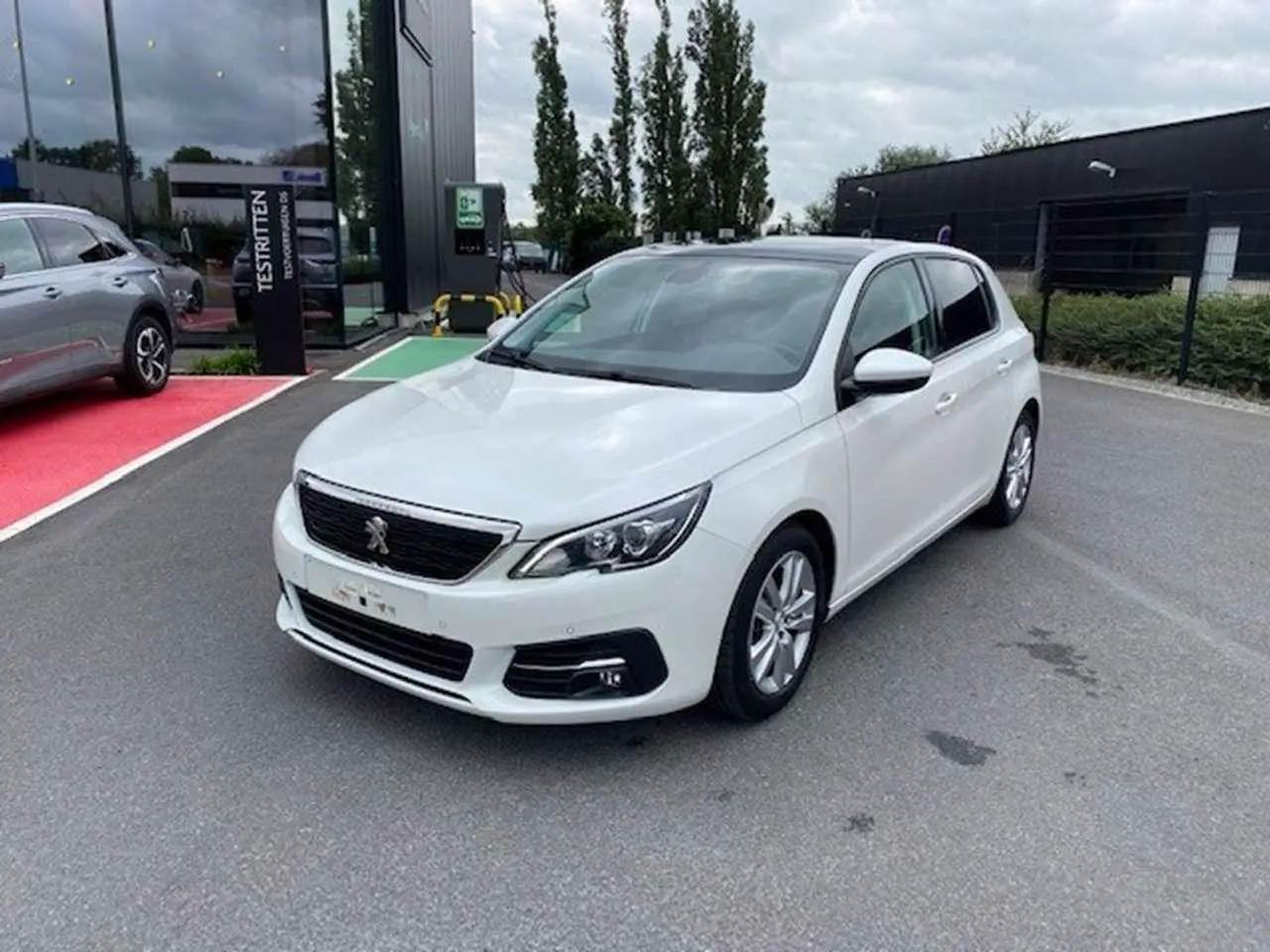 Photo 1 : Peugeot 308 2018 Petrol