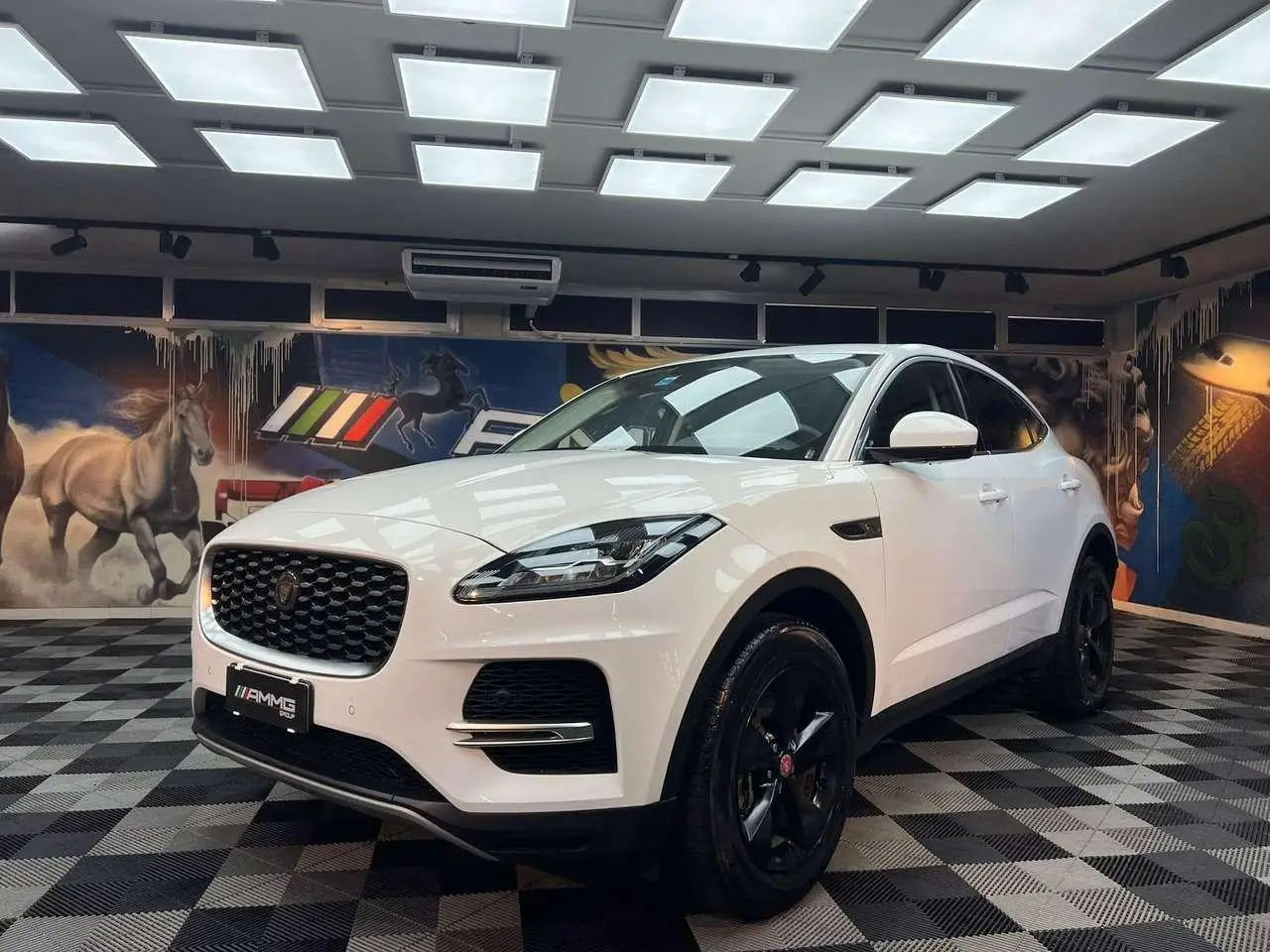 Photo 1 : Jaguar E-pace 2022 Hybride