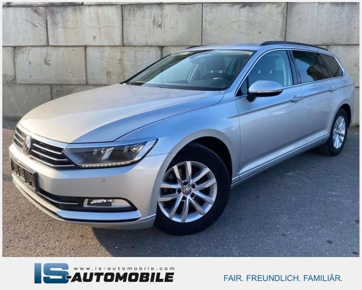 Photo 1 : Volkswagen Passat 2018 Diesel