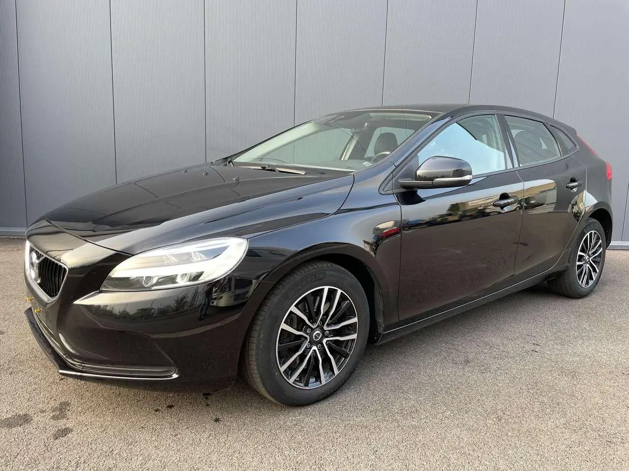 Photo 1 : Volvo V40 2019 Diesel