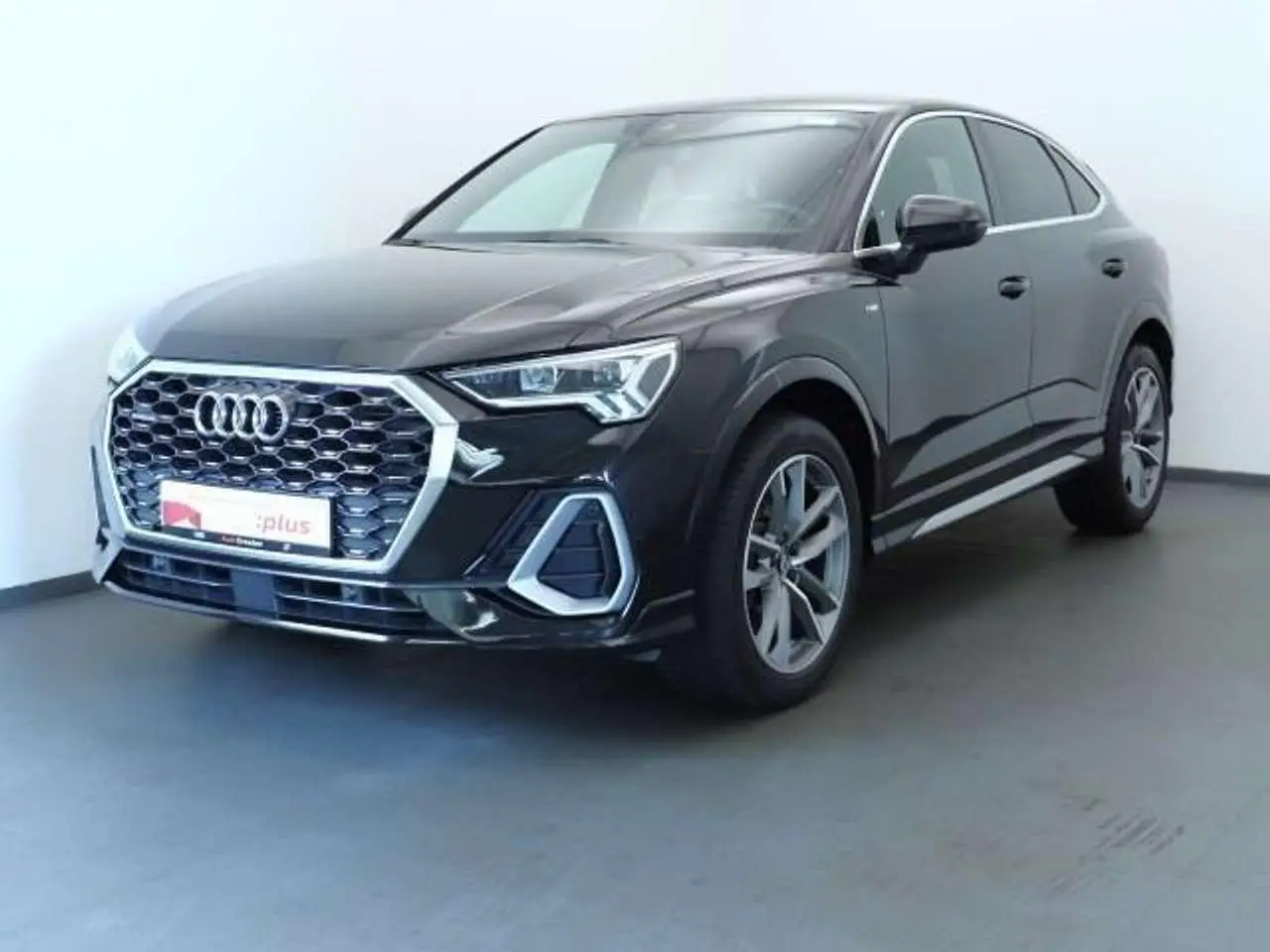 Photo 1 : Audi Q3 2019 Petrol