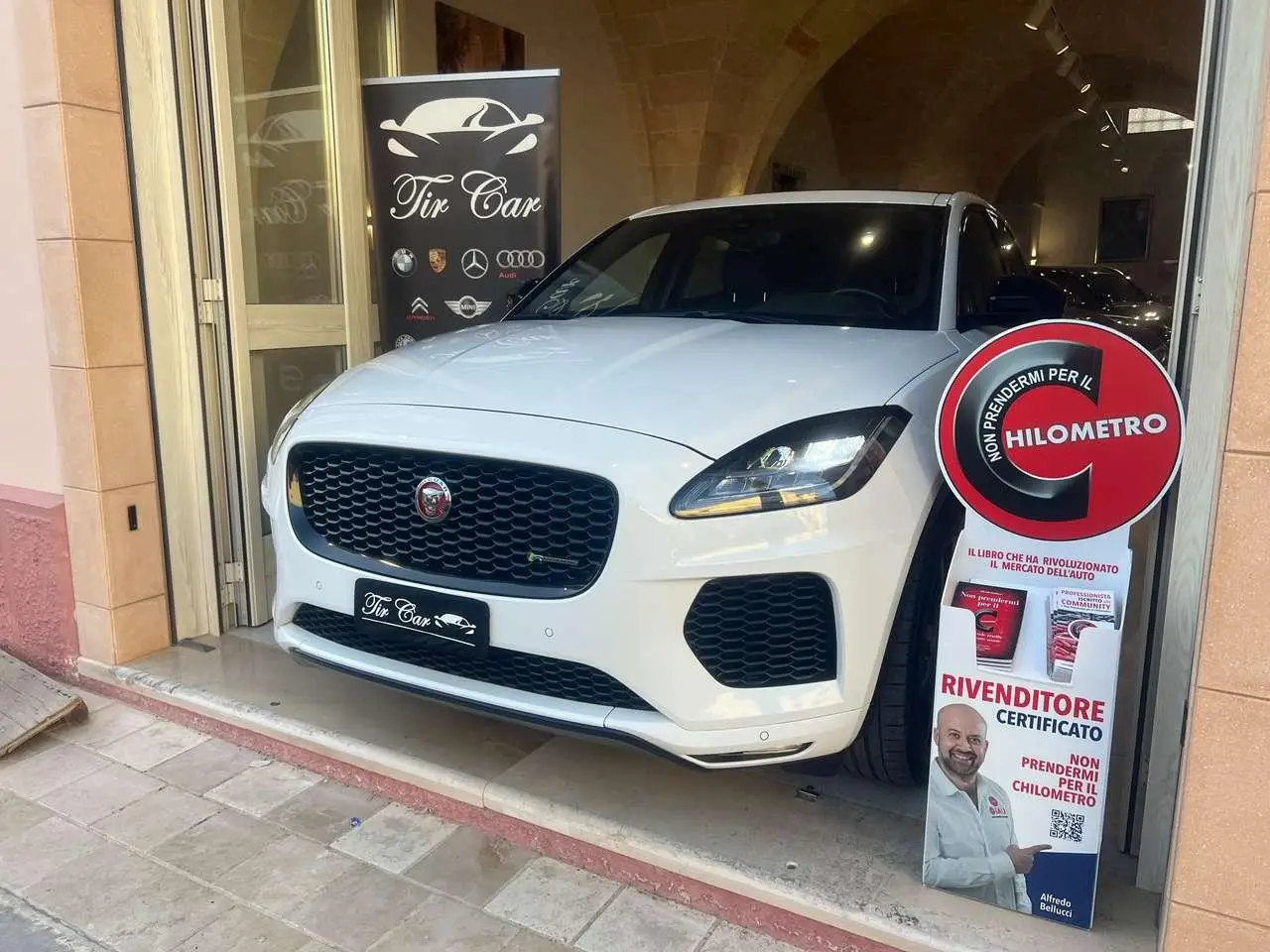 Photo 1 : Jaguar E-pace 2019 Diesel