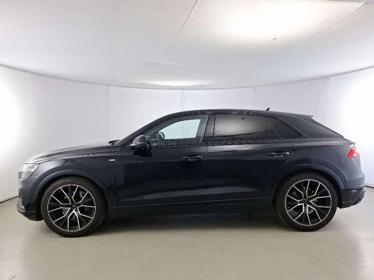 Photo 1 : Audi Q8 2020 Hybride