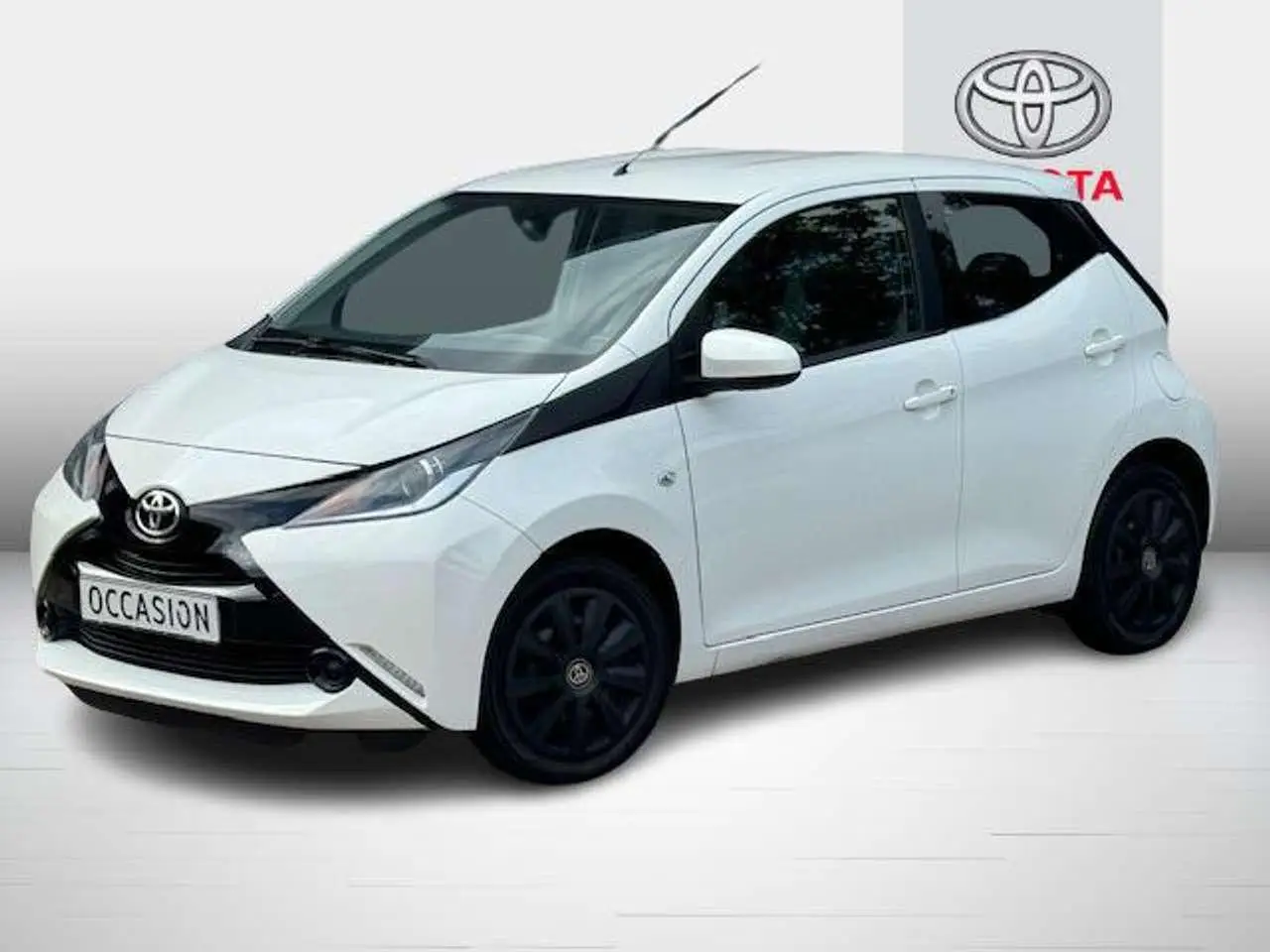 Photo 1 : Toyota Aygo 2017 Petrol