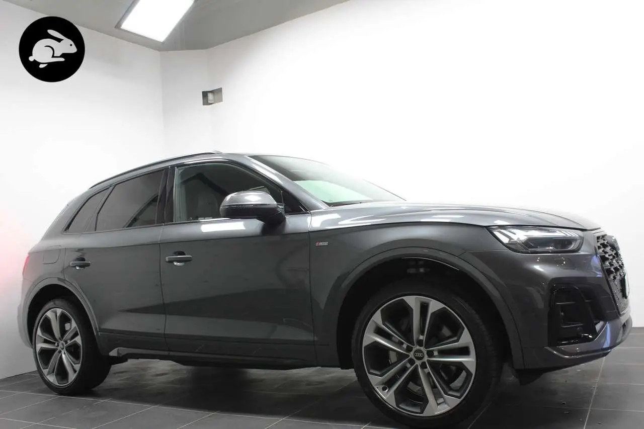 Photo 1 : Audi Q5 2021 Hybride