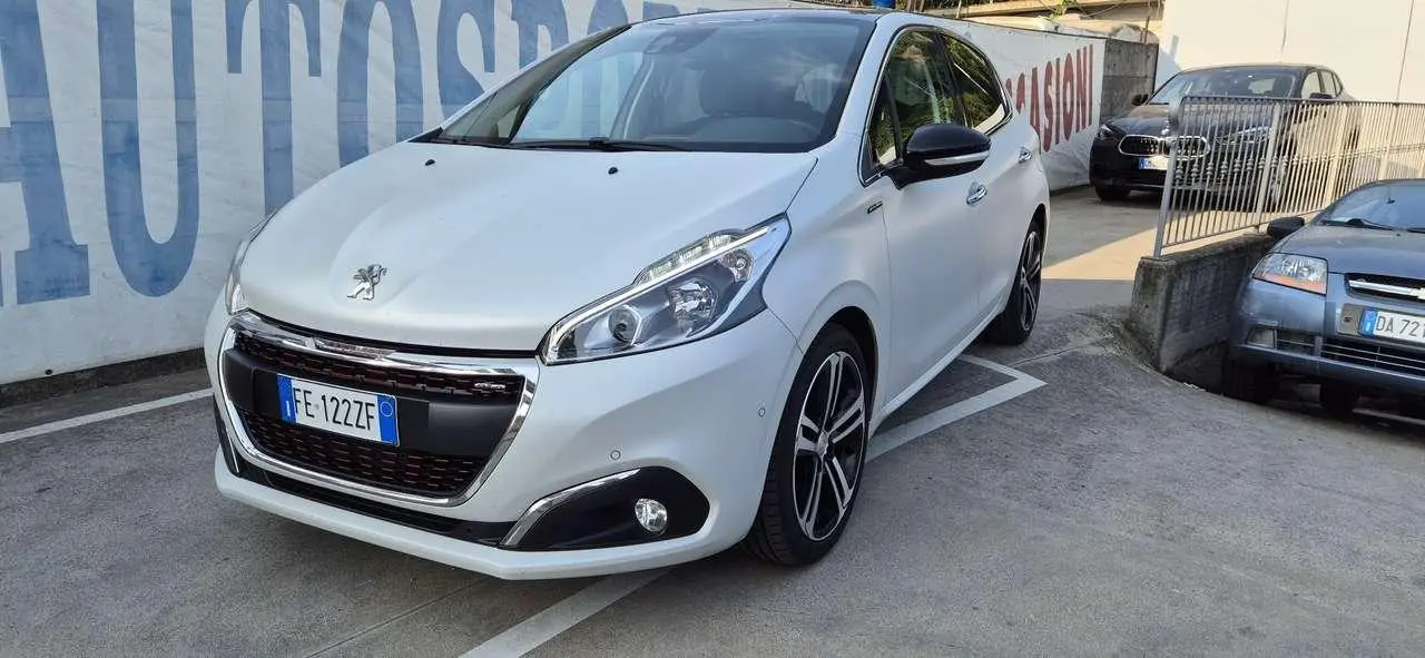 Photo 1 : Peugeot 208 2016 Diesel