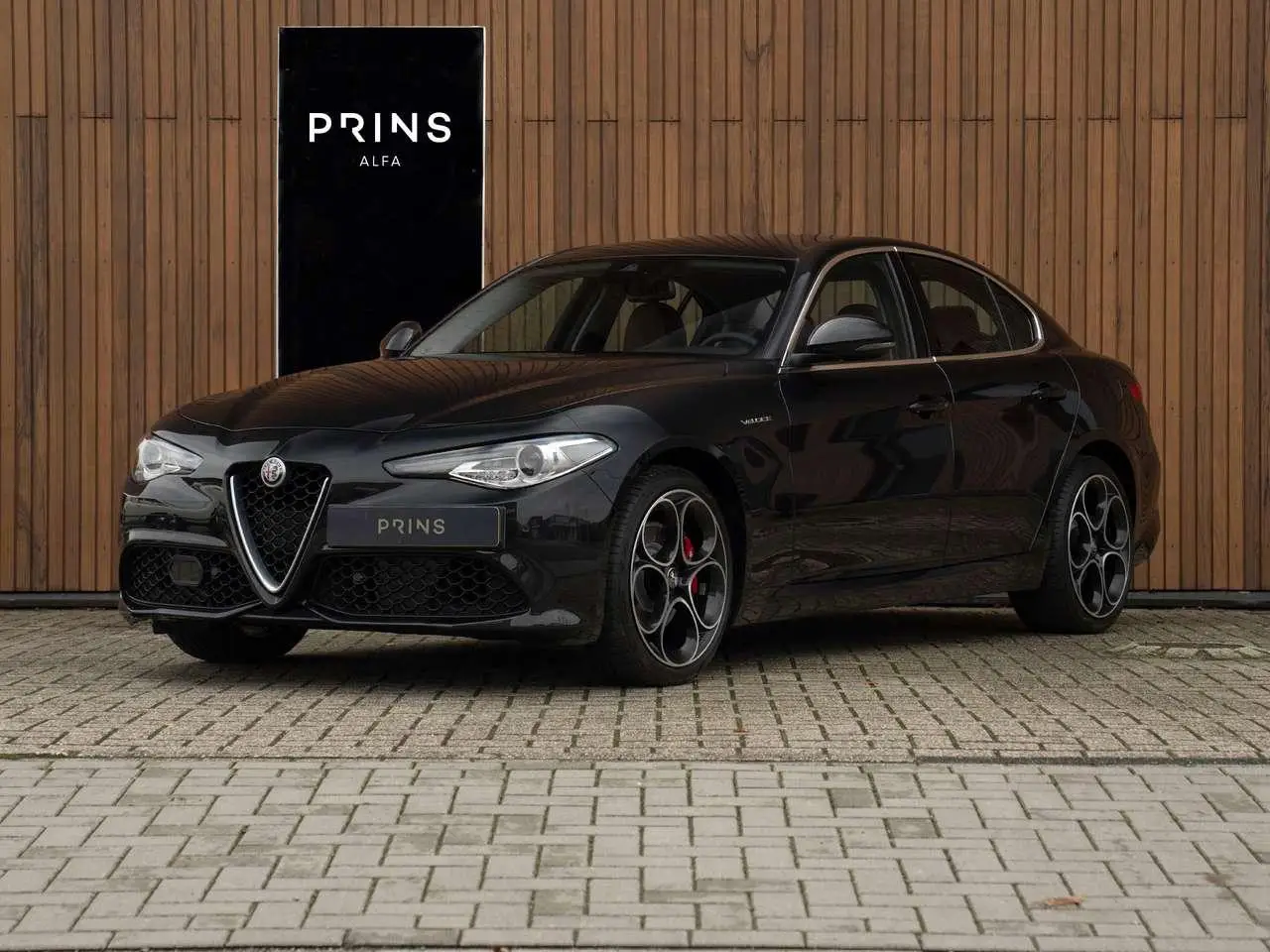 Photo 1 : Alfa Romeo Giulia 2018 Essence