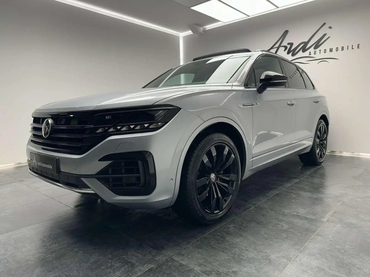 Photo 1 : Volkswagen Touareg 2019 Diesel