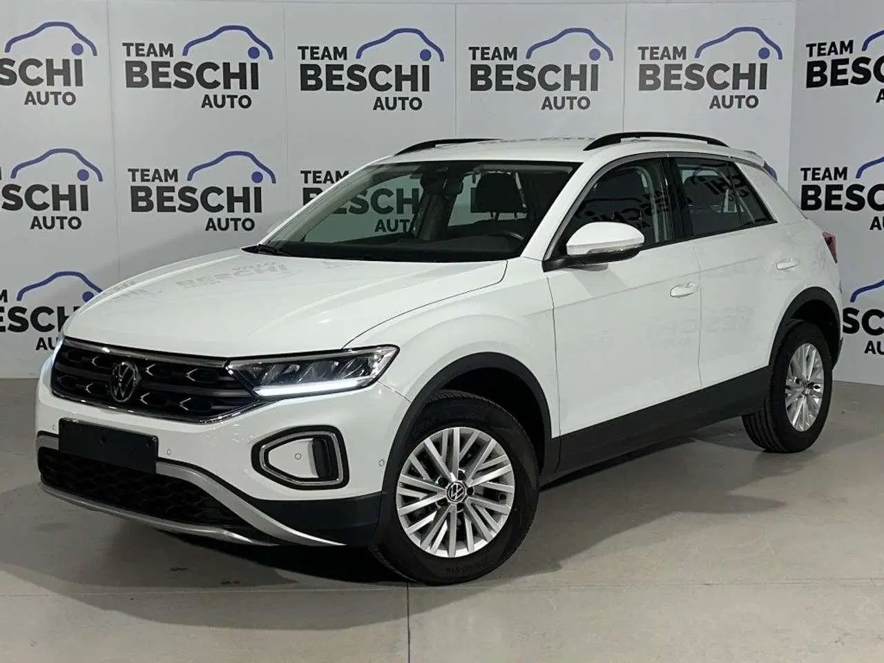 Photo 1 : Volkswagen T-roc 2022 Essence