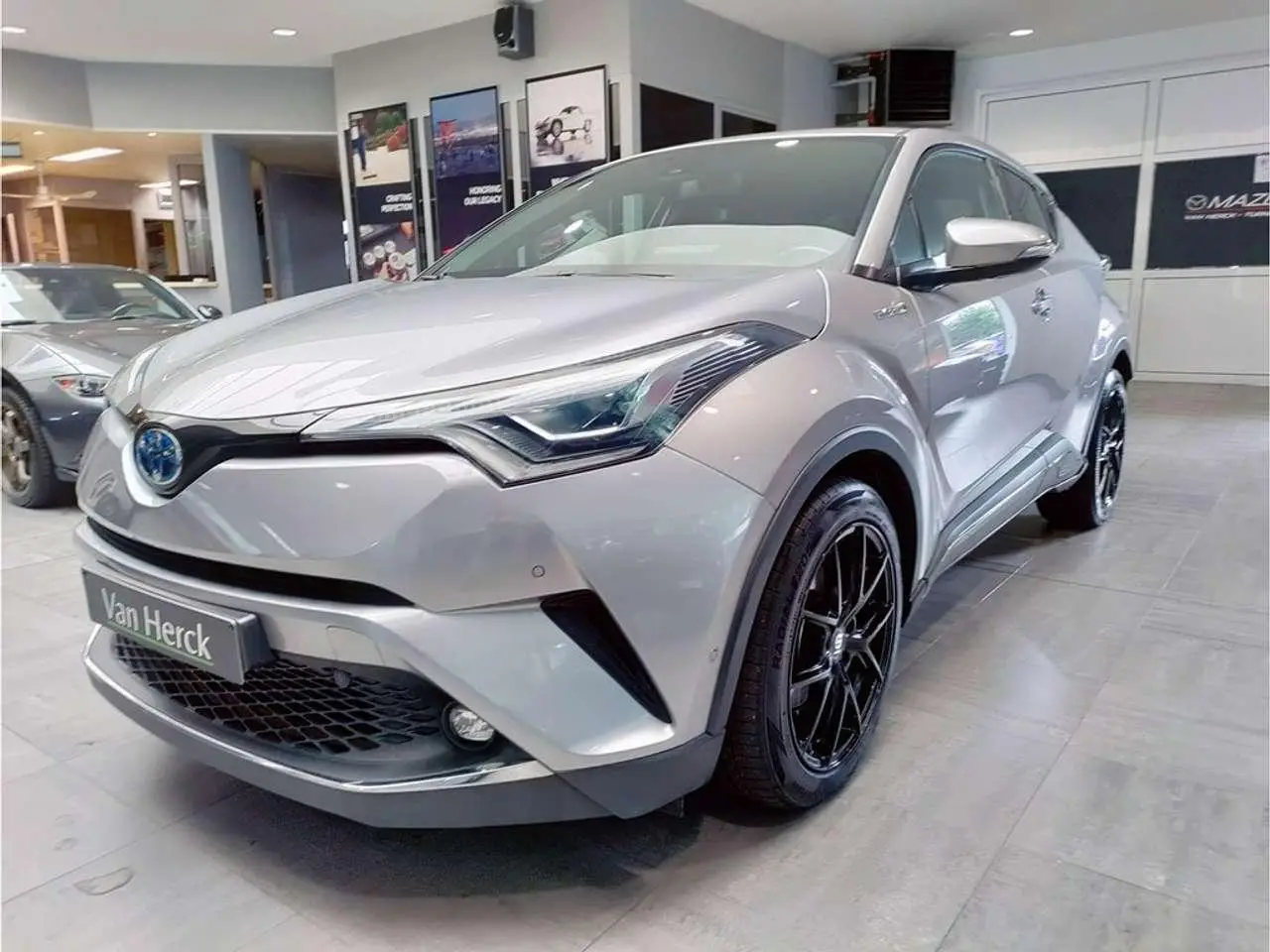 Photo 1 : Toyota C-hr 2018 Hybrid