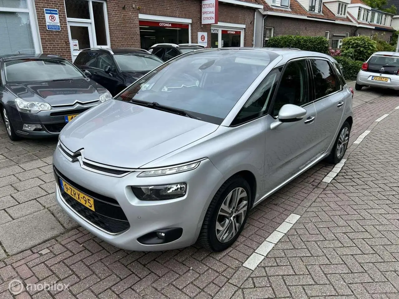 Photo 1 : Citroen C4 2015 Essence