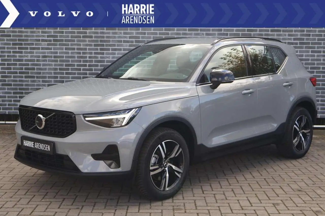 Photo 1 : Volvo Xc40 2024 Hybride