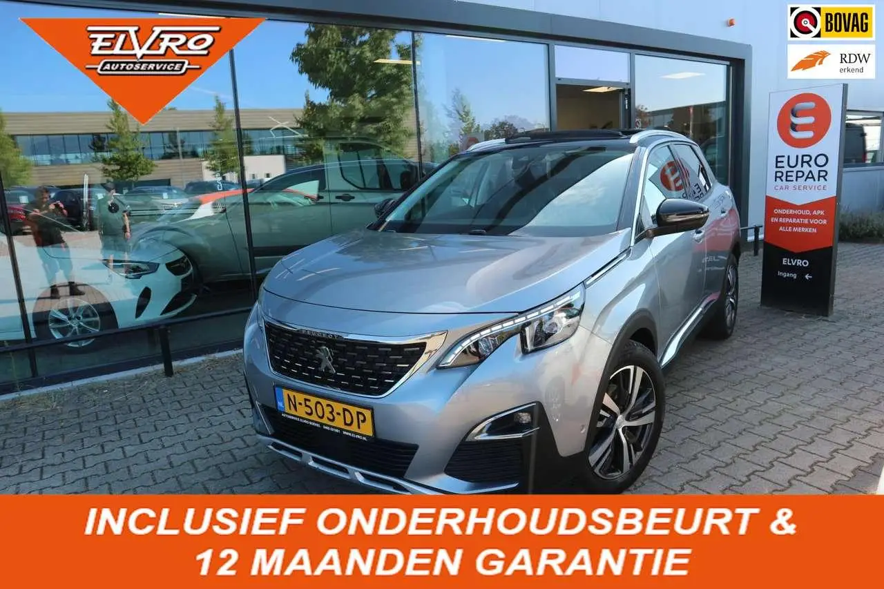 Photo 1 : Peugeot 3008 2018 Petrol