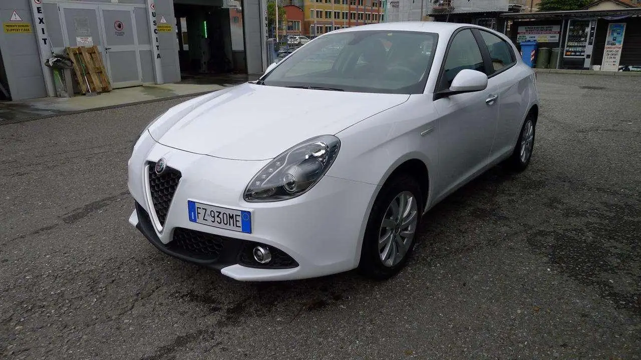 Photo 1 : Alfa Romeo Giulietta 2019 Essence