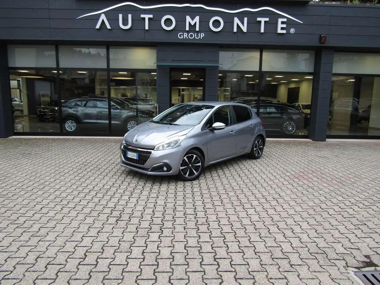 Photo 1 : Peugeot 208 2019 Petrol