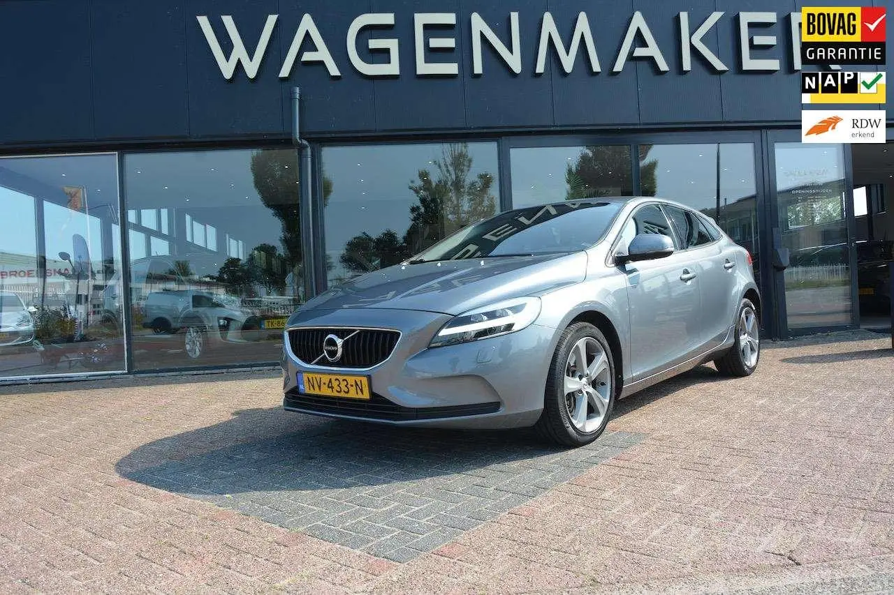 Photo 1 : Volvo V40 2017 Essence