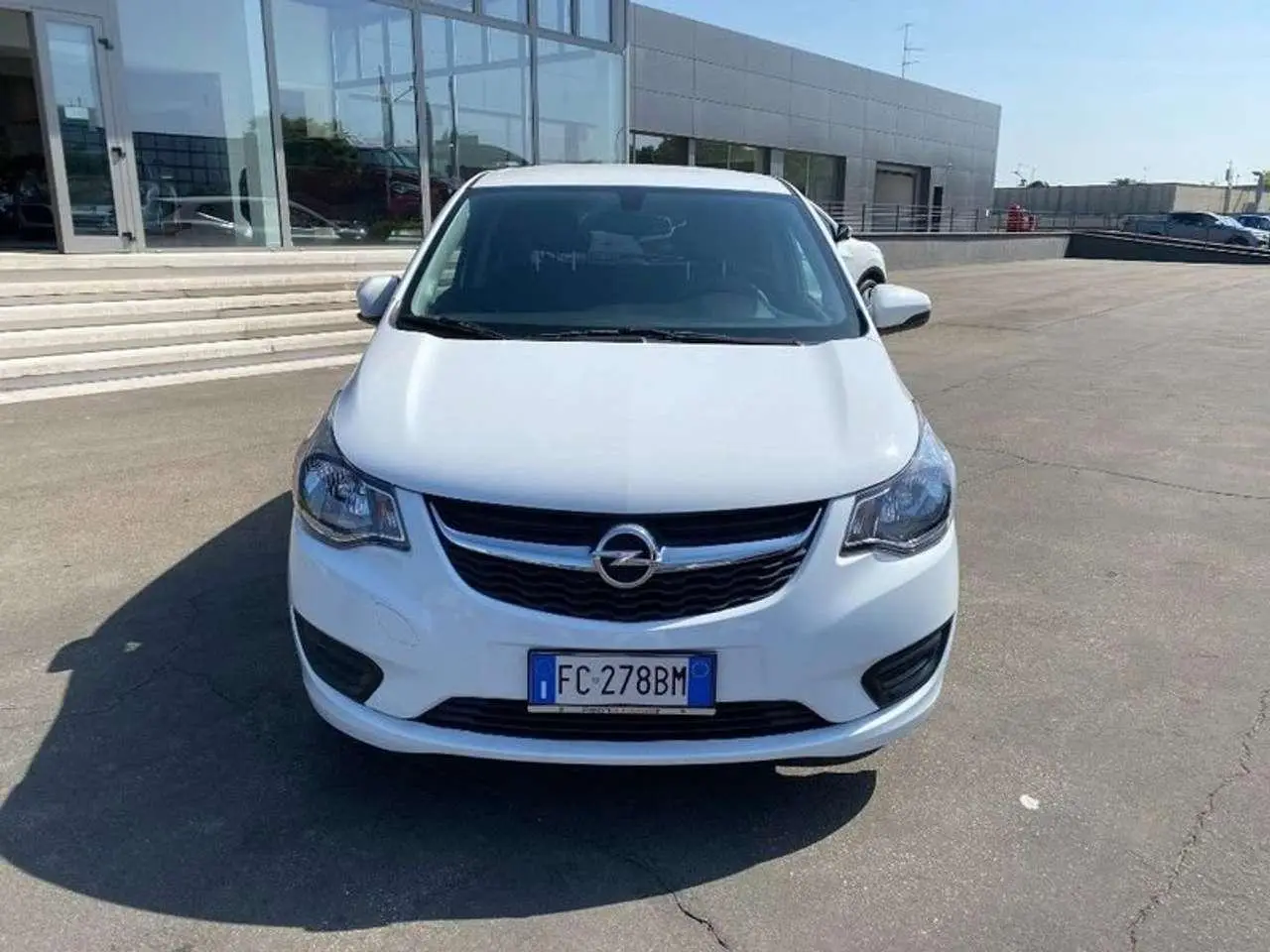 Photo 1 : Opel Karl 2016 Essence