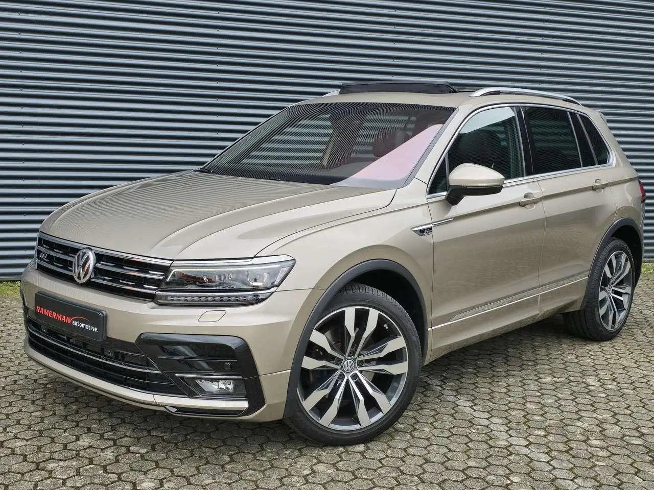 Photo 1 : Volkswagen Tiguan 2017 Essence